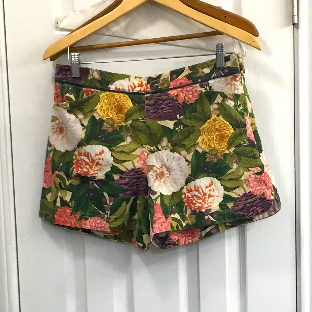 Chic shorts perfect condition